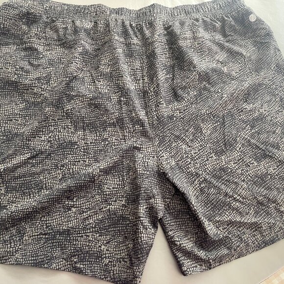 Zella Men's shorts - Picture 8 of 9
